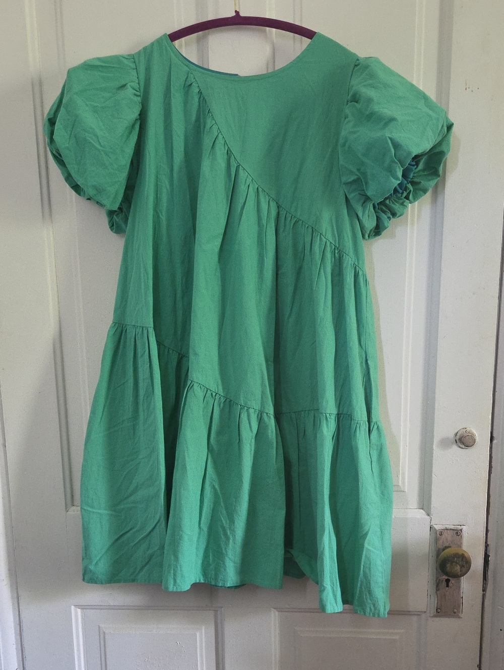& Merci Kelly Green Diagonal Tiered Dress